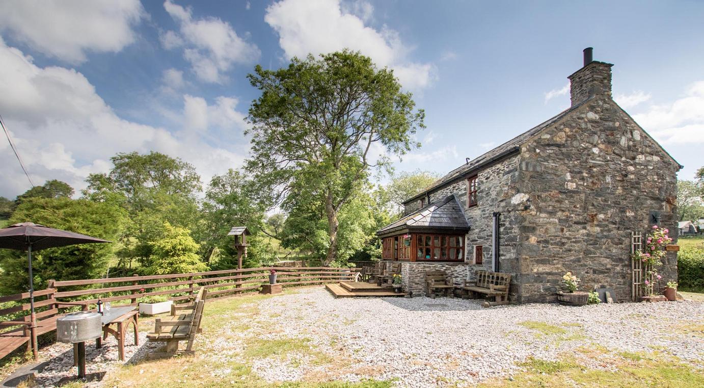 Betws-y-Coed cottage, 3 bedrooms, sleeps up to 8