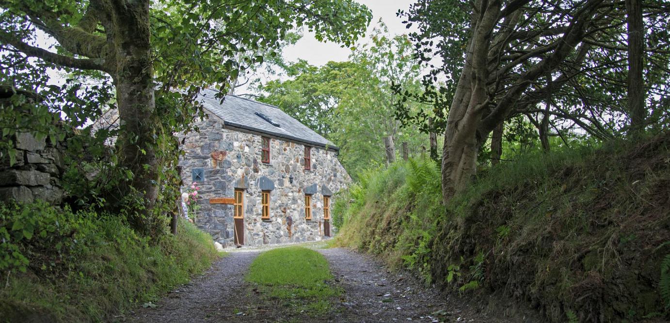 Bron-Nant cottage