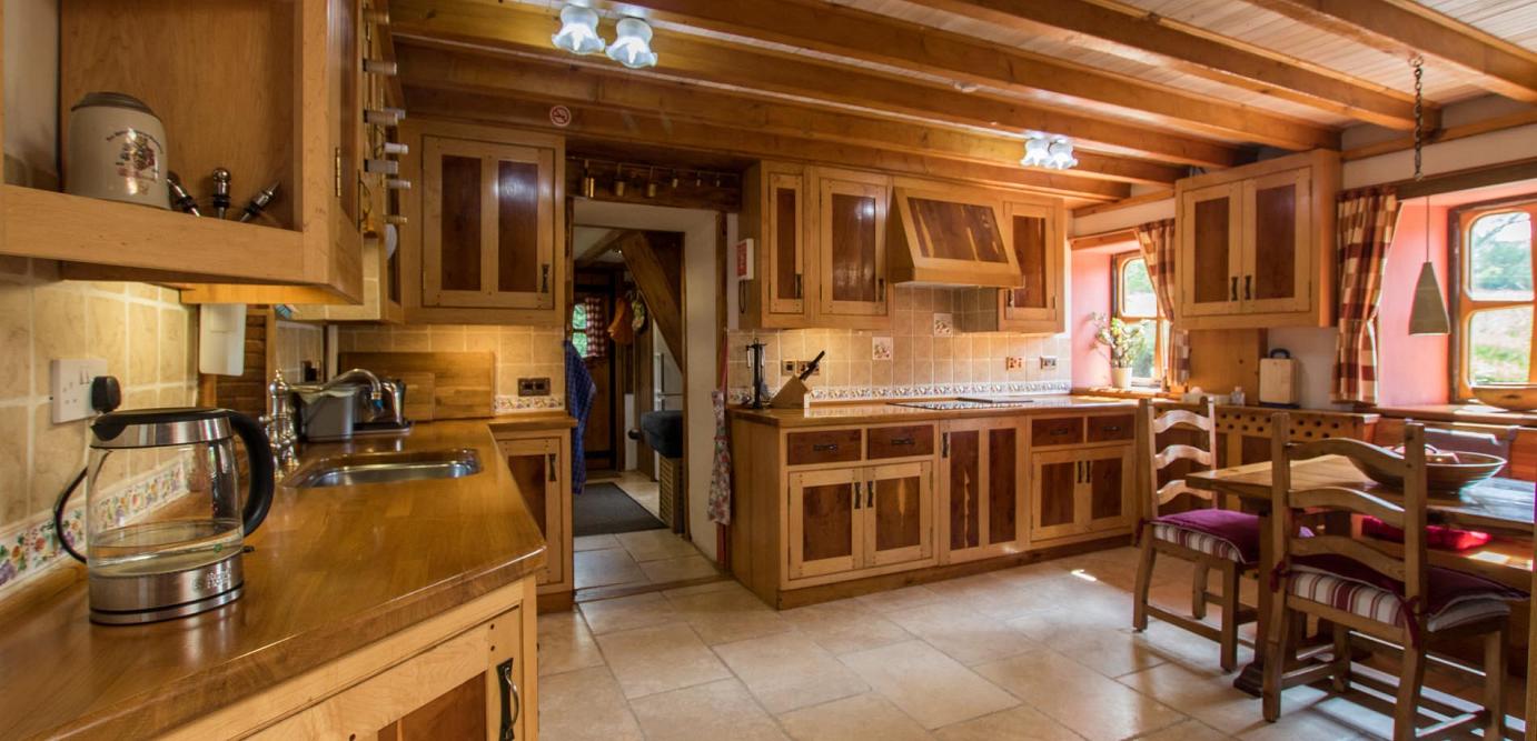 Self catering accommodation details for Bron-Nant cottage, Betws-y-Coed, Snowdonia, North Wales.